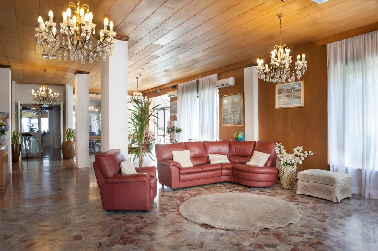Hotel Spiaggia Marconi Rimini Ngoại thất bức ảnh