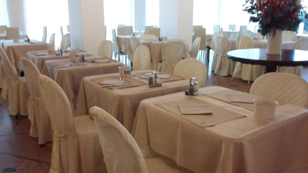 Hotel Spiaggia Marconi Rimini Ngoại thất bức ảnh